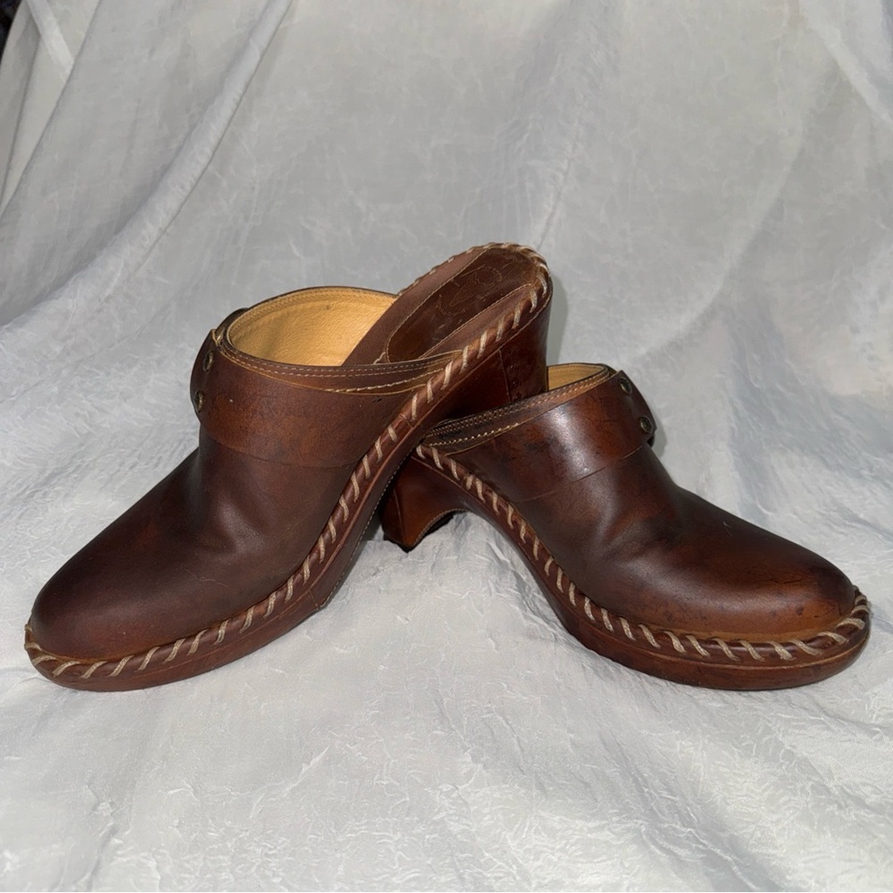 FRYE Charlotte Harness Ring Slip On Leather Mule 8